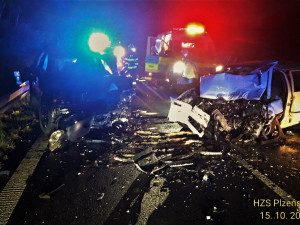 Střet dvou vozidel mezi Dehtínem a Kokšínem