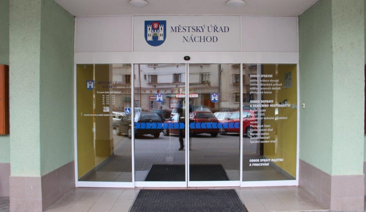 Radnice v Královéhradeckém kraji omezují služby. Trutnov uzavřel sběrný dvůr