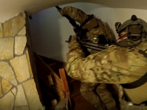 Tajné šamanské seance a rituály s psychotropním lektvarem ukončil zásah celníků