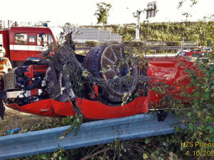 Policisté pátrají po svědcích tragické nehody sportovního AUDI na dálnici D5