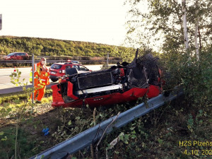 Policisté pátrají po svědcích tragické nehody sportovního AUDI na dálnici D5
