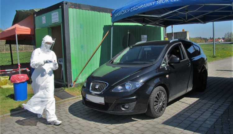 Provoz stacionárních odběrových míst rozšíří nemocnice v Rokycanech a v Klatovech