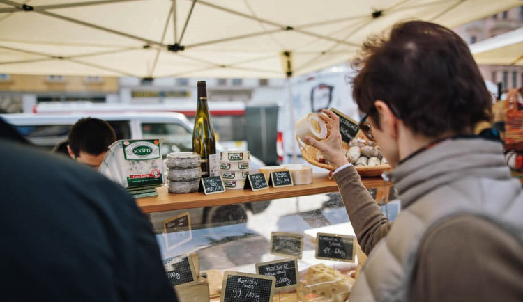 Farmářské trhy v Plzni, ilustrační foto, vládní nařízení,