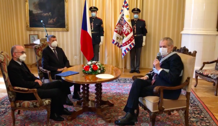 Zeman jmenoval ministrem zdravotnictví lékaře Jana Blatného