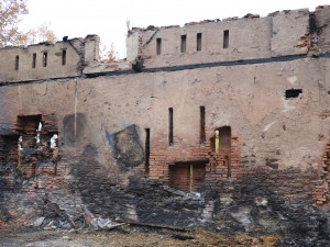 Velký požár stodoly s uskladněným senem má zřejmě na svědomí neznámý žhář