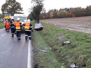 Při srážce tří osobáků na jižním Plzeňsku se vážně zranili dva lidé