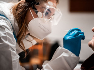 Bez masivního testování se nehneme z místa, říká Jindřich Vobořil. Řešením jsou antigenní testy