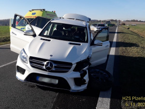 U Hunčické křižovatky se střetly tři automobily