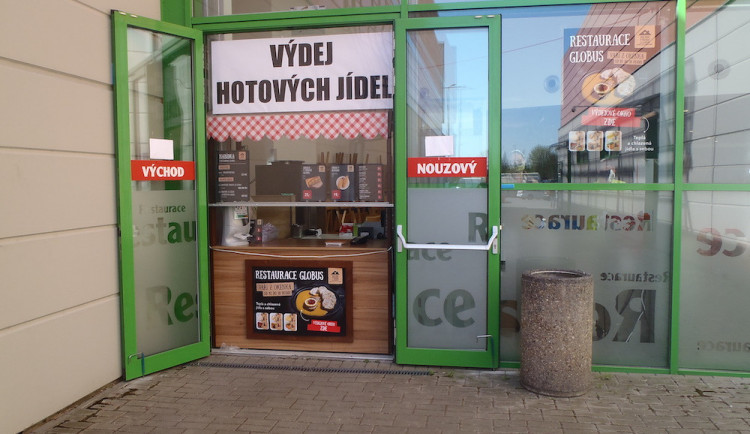 size4-16046683787749-139-krachem-je-ohrozena-kazda-druha-restaurace-podporit-je-muzete-nakupem-v-okenku