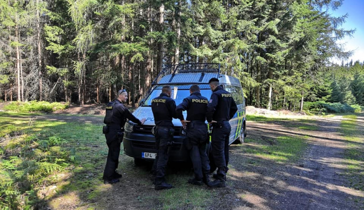 Policisté na Šumavě našli mrtvého muže, pravděpodobně jde o pohřešovaného seniora
