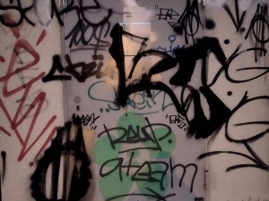 Sprejer zadržený krátce při činu ztratil raději paměť a na své jednání si prý nepamatuje