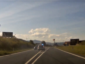 Drogový dealer, kterého policista zastavil bravurním zákrokem při divoké honičce, zásoboval prostitutky pervitinem