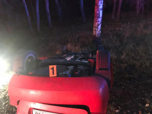 Ranní nehoda osobáku u Svojkovic si vyžádala zásah vrtulníku letecké záchranky