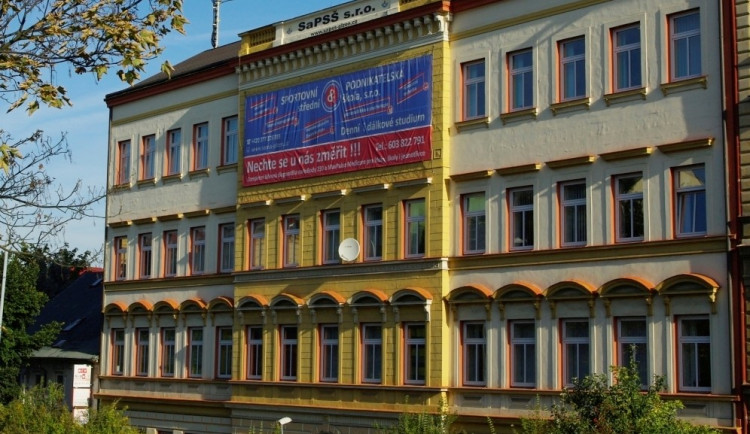 Jsme jiní a snažíme se nabízet i to, co ostatní nemají, říká ředitel plzeňské Sportovní a podnikatelské školy