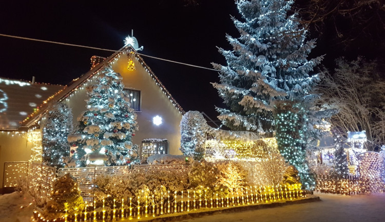 size3-16064096799371-207-nejosvetlenejsi-dum-cech-se-navzdory-opatrenim-rozsviti-i-letos