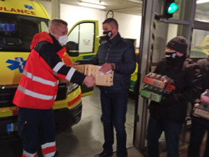 Vedení plzeňské„Trojky“ osobně poděkovalo za nasazení lidem v první linii