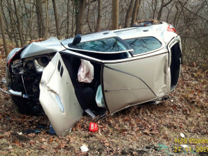 Mladý motorista přistál na boku