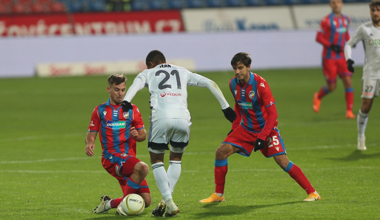 Viktorka se stále trápí, Karviná si z Plzně odvezla výhru 0:1