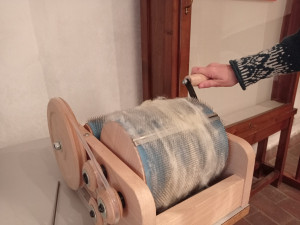 Proč mít rybí šupinu jen v peněžence? Dílny představují hravé adventní tvoření