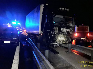 Druhá nehoda kde se střetl kamon a dva osobáky