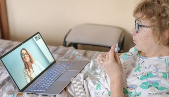 Domažlická nemocnice umožní pacientům následné péče spojit se s blízkými přes skype