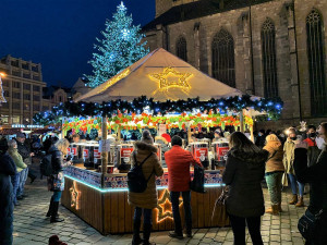 Takto to vypadalo na trzích poslední večer před zákazem podávání občerstvení a nápojů