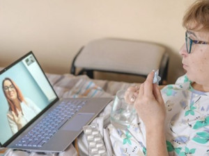 Domažlická nemocnice umožní pacientům následné péče spojit se s blízkými přes skype