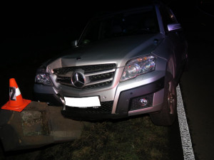 Řidička zdemolovala boží muka, po nehodě nadýchala přes 3,6 promile