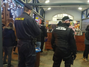 Plzeňské hospody zažily v pátek velkou šťáru zaměřenou na dodržování vládních nařízení