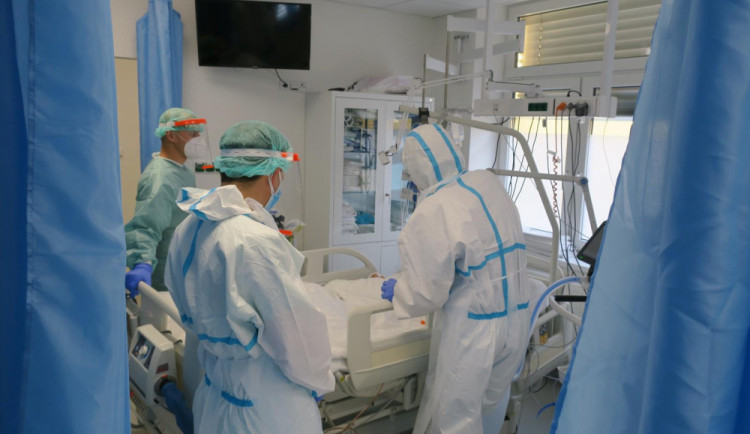 Pandemie koronaviru: Nárůst případů je nejvyšší od poloviny listopadu