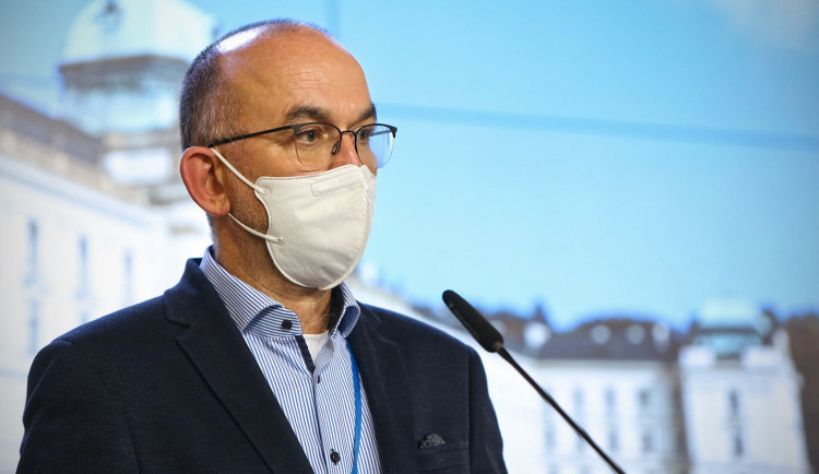 Od neděle bude Česko v pátém stupni PES. Znovu se zavře většina obchodů a služeb
