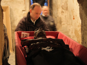 Katakomby těsně před velkou rekonstrukcí, ostatky se připravují k transportu do náhradních prostor