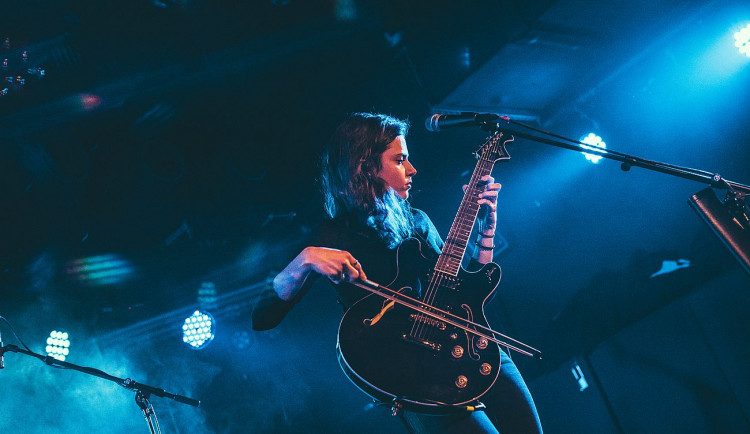 Západočeští  indie popoví teepee představují nový remix a ohlížejí se za evropským turné