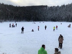 Kluziště na Čertově jezeře způsobilo pořádný poprask. Byl to extrém, který nebudeme trpět, říká vedení NP Šumava