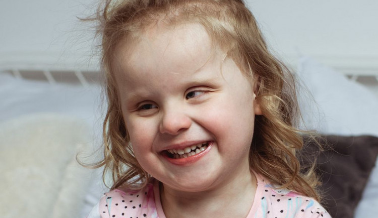 Tinka (4) z Jihlavy trpí mozkovou slepotou. Diagnóze jsme nemohli uvěřit, říkají rodiče