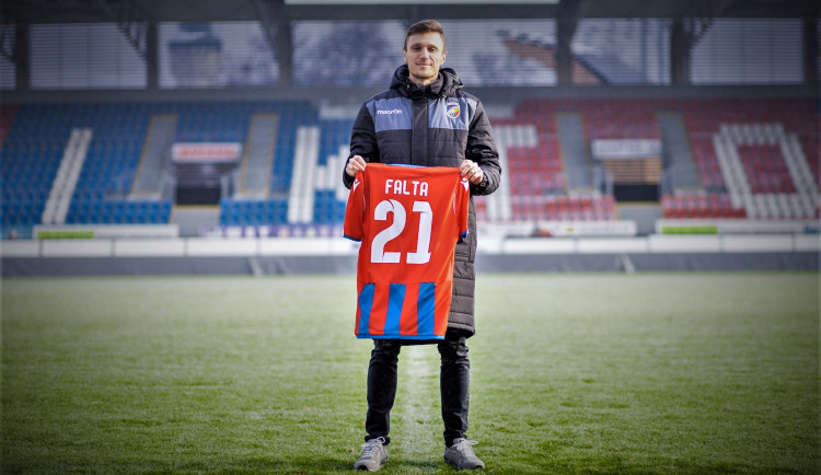 Viktoriáni mají novou posilu, do klubu přišel z Olomouce záložník Šimon Falta