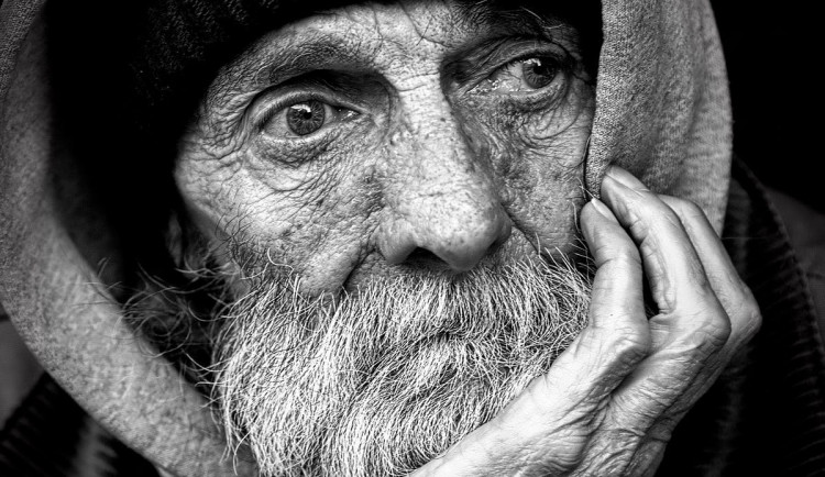 Bezdomovci netuší, kde si mohou vyzvednout zimní oblečení nebo spacáky