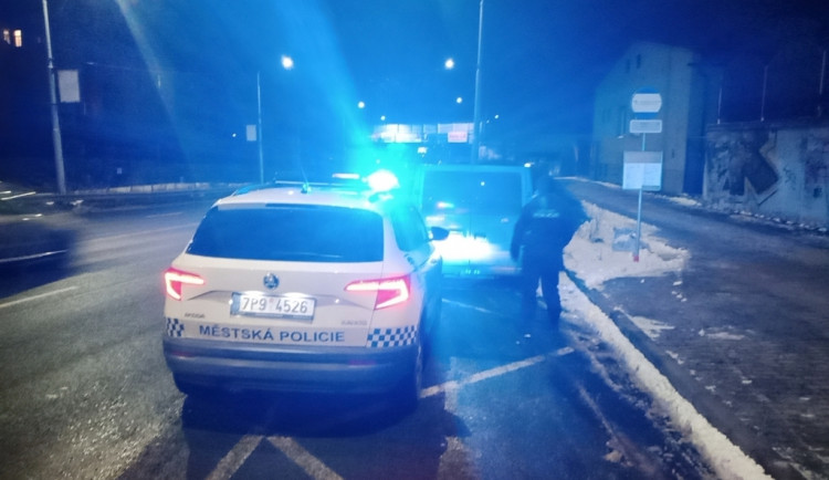 Jsem jen spolujezdec, tvrdil zdrogovaný muž za volantem