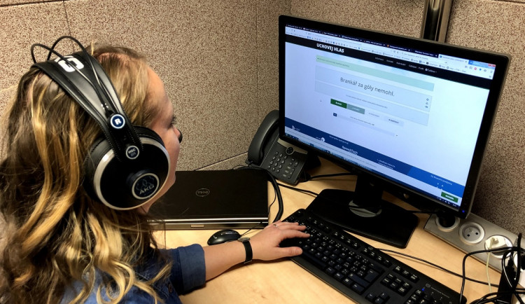 Pacienti, kteří přišli o hlasivky mohou díky vědcům opět promlouvat svým hlasem