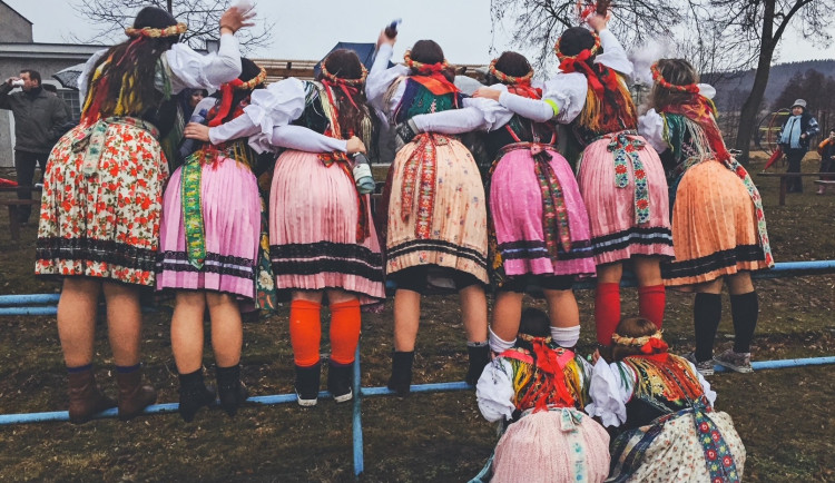 Masopustní průvody na Chodsku nezastavila ani válka, zrušil je až covid