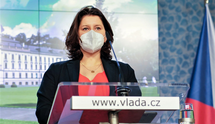 Ministryně Jana Maláčová chce další rouškovné pro seniory