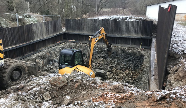 Stavba kanalizace ve Lhotě