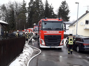 Dobrovolní hasiči pomáhali u požáru domu v bavorské obci