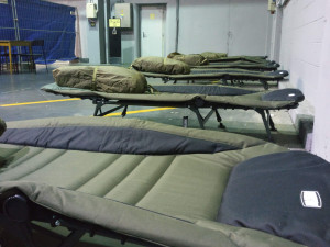 Bezdomovci mrznout nechtějí a mají zájem o noclehy v hale DEPO2015. Město navýší kapacitu krizového střediska