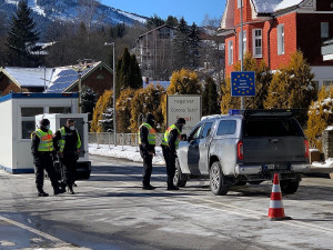 Německá policie přísně střeží hraniční přechody s Českem, k nám nepustí téměř nikoho
