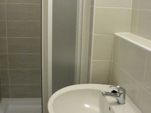 Zrekonstruovaný dům nabízí osm bytů pro sociální bydlení