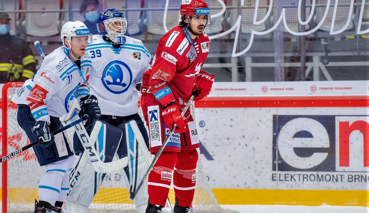 Velmi vyrovnaný duel mezi Třincem a Plzní, výhru 3:2 vydřeli Oceláři v poslední minutě