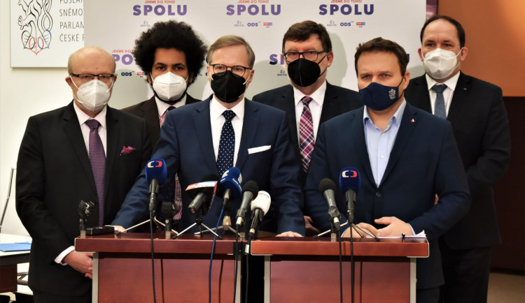 Vláda se shodla s opozicí na znění pandemického zákona i na kompenzacích