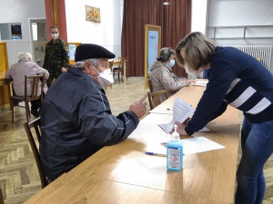 Stodská nemocnice začala s očkováním v kulturním domě, zatím naočkuje 100 lidí denně