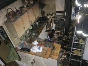 Kvůli požáru od vadného kotle muselo upustit svůj domov 11 lidí